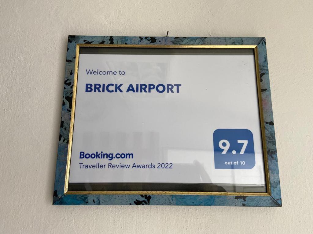 Ferienwohnung Brick Airport Cristian  Exterior foto