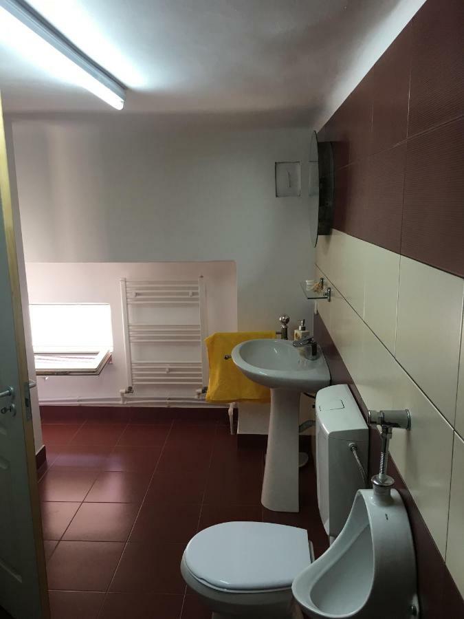 Ferienwohnung Brick Airport Cristian  Exterior foto